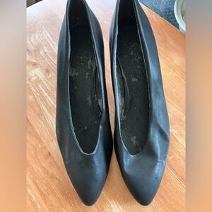 Stuart Weitzman Black Pointed Ballet Flats